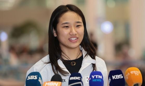 李宁与安洗莹签订高达1800万人民币的赞助合约