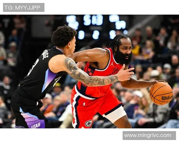 首秀半场手感不佳！哈登6中1拿到3分4助2失误